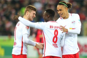  莱比锡红牛与拜仁慕尼黑争夺欧冠资格白热化  