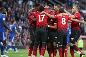  切尔西惨败曼联斯特林失单刀引发众怒  