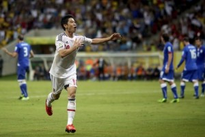  门兴格拉德巴赫定位球战术屡建奇功取胜