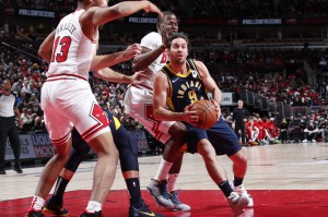  拉文绝平公牛加时负篮网  