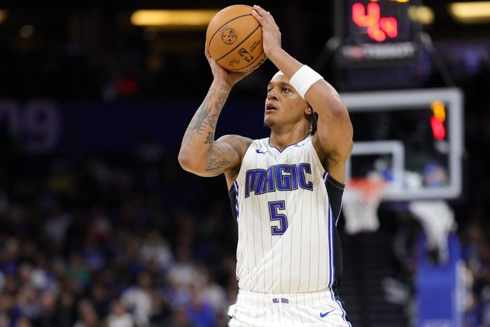  班凯罗40+10魔术掀翻掘金  