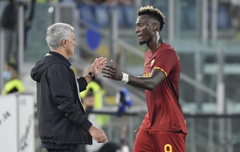  穆里尼奥再显魔力，罗马五分钟两球逆转  